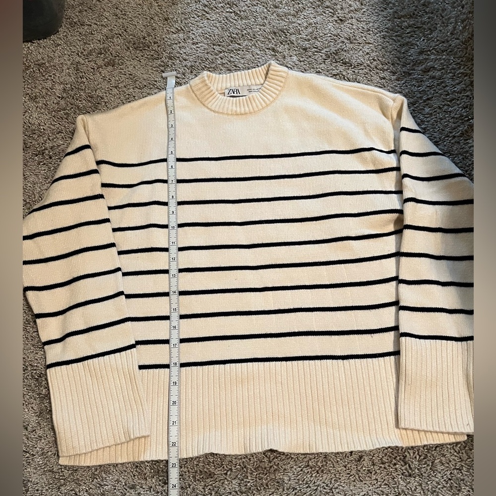 Zara Women’s Sweater in Cream with Navy Stripes Sz XS